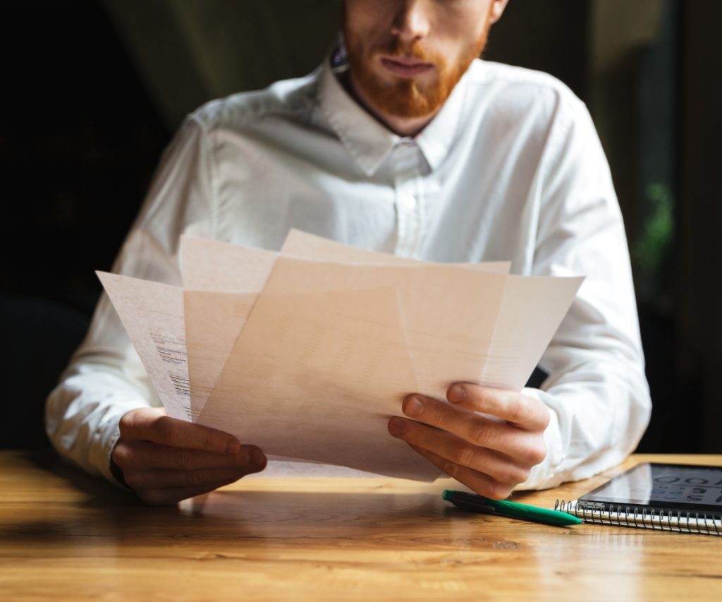 Seguro de vida para funcionários: Como funciona e como contratar? A Benê é o melhor cartão multibenefício corporativo, com bandeira Visa e aceitação ampla na vida real.