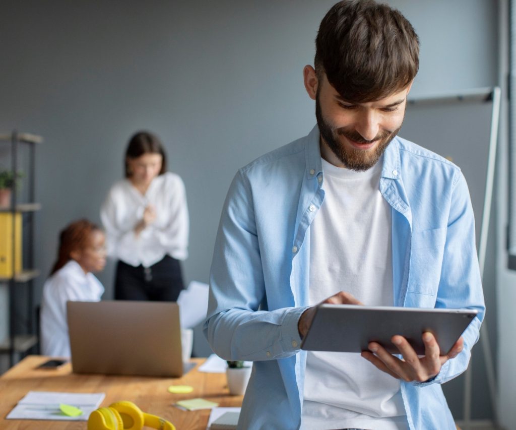 Mercado de Trabalho em 2024: Tendências e principais mudanças. A Benê é o melhor cartão multibenefício corporativo, com bandeira Visa e aceitação ampla na vida real.