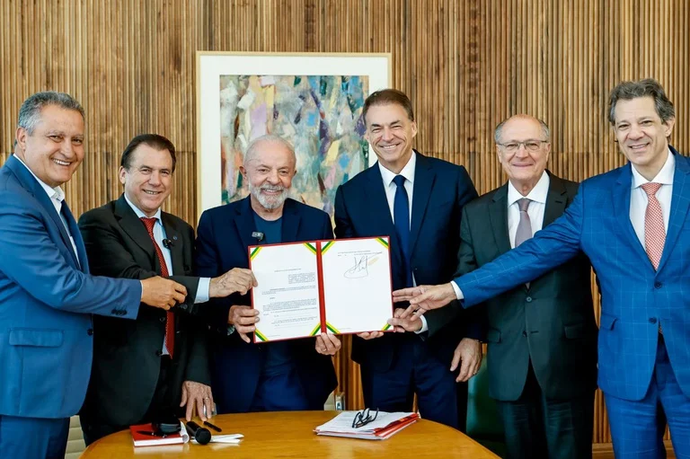 PAT: Presidente Lula Assina Mudanças para 2026! A Benê é o melhor cartão multibenefício corporativo, com bandeira Visa e aceitação ampla na vida real.