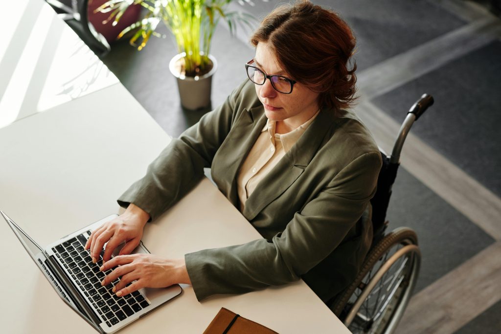 Retenção de talentos o que é, importância e como aplicar na empresa. A Benê é o melhor cartão multibenefício corporativo, com bandeira Visa e aceitação ampla na vida real.
