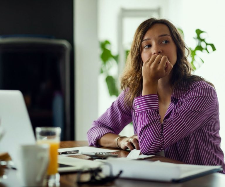 Insegurança no trabalho: como ela afeta a saúde mental e o desempenho das equipes. A Benê é o melhor cartão multibenefício corporativo, com bandeira Visa e aceitação ampla na vida real.