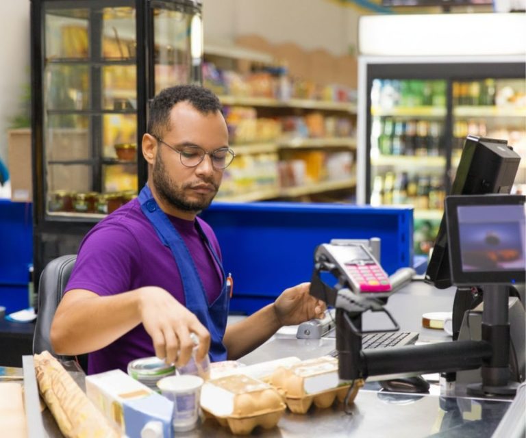 Supermercados enfrentam problemas na atração e retenção de talentos. A Benê é o melhor cartão multibenefício corporativo, com bandeira Visa e aceitação ampla na vida real.