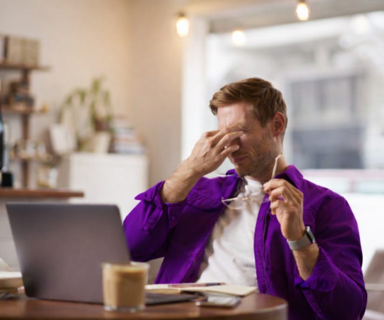 Absenteísmo no trabalho: como medir, identificar causas e diminuir ausências. A Benê é o melhor cartão multibenefício corporativo, com bandeira Visa e aceitação ampla na vida real.