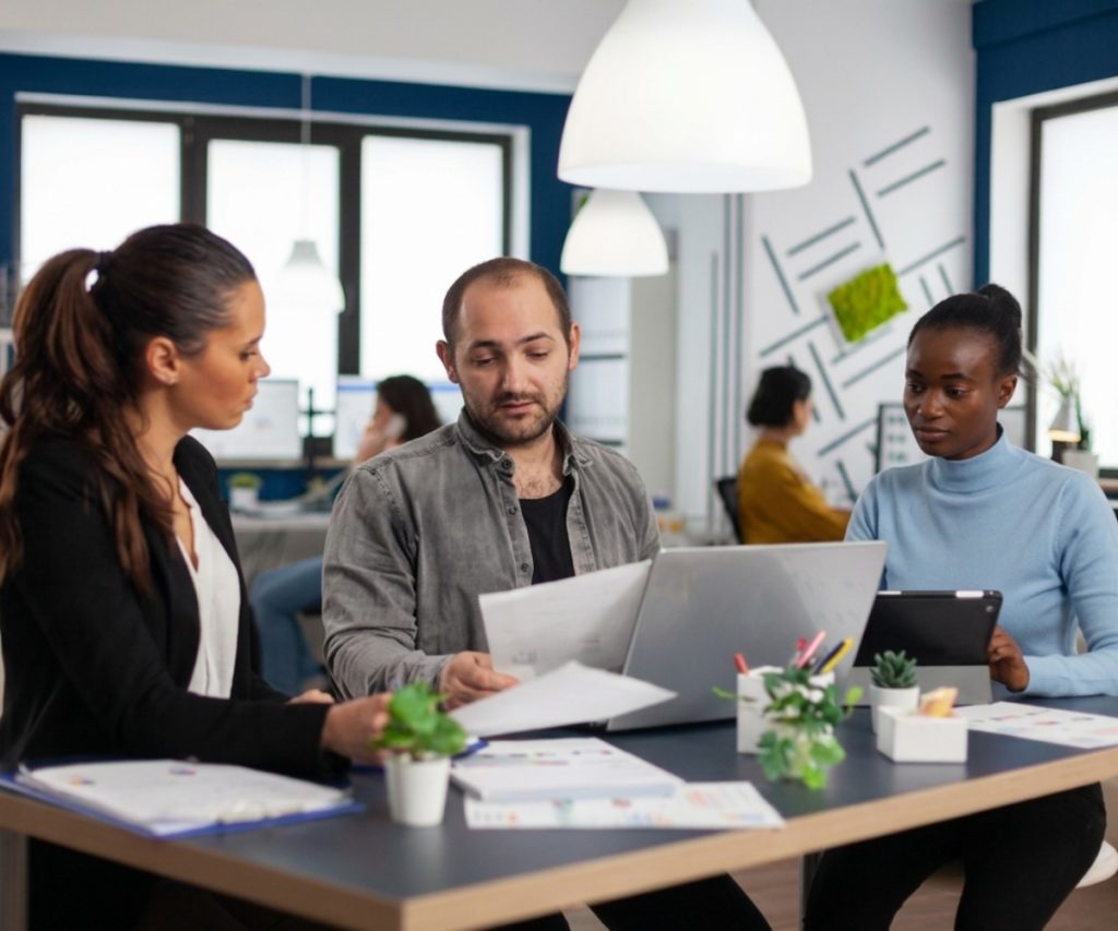 Gestão de Saúde Corporativa: como proteger seus colaboradores e fortalecer sua empresa. A Benê Seguros facilita a contratação de planos de saúde, odontológico e de vida para empresas, com custo acessível e soluções a partir de 3 vidas. Seguro saúde nas melhores operadoras do Brasil. Consultoria de benefícios corporativos completa para sua empresa.