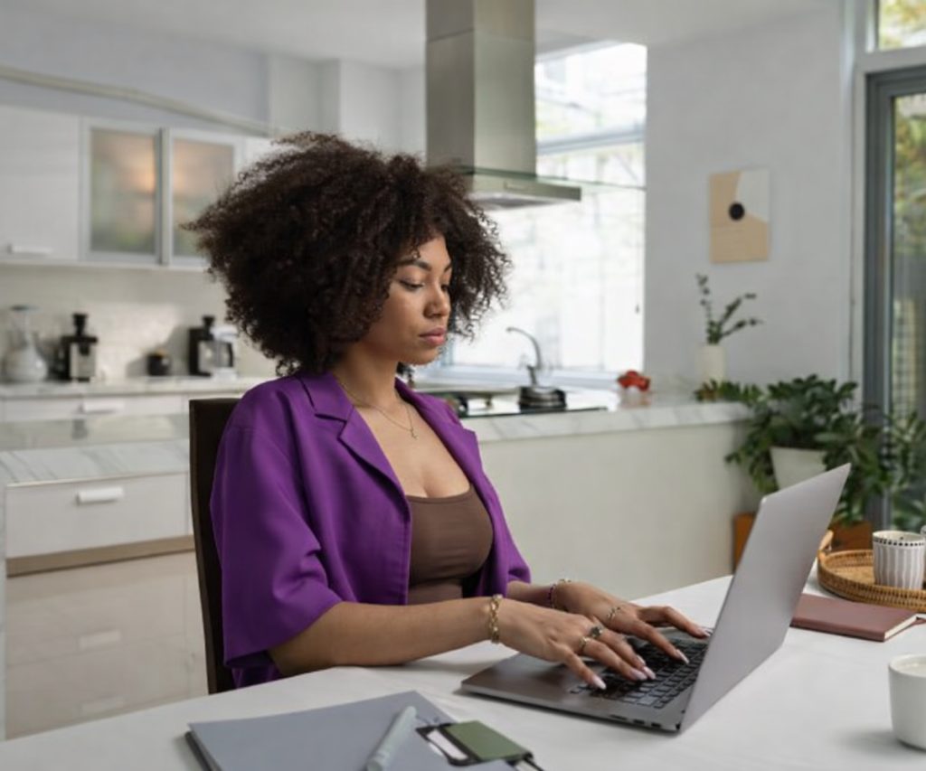 Trabalho home office: como equilibrar rotina e desempenho. A Benê é o melhor cartão multibenefício corporativo, com bandeira Visa e aceitação ampla na vida real.