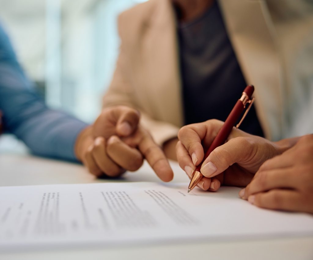 Reajuste no Plano de Saúde Empresarial: o que é, como funciona e como reduzir o impacto. A Benê Seguros facilita a contratação de planos de saúde, odontológico e de vida para empresas, com custo acessível e soluções a partir de 3 vidas. Seguro saúde nas melhores operadoras do Brasil. Consultoria de benefícios corporativos completa para sua empresa.