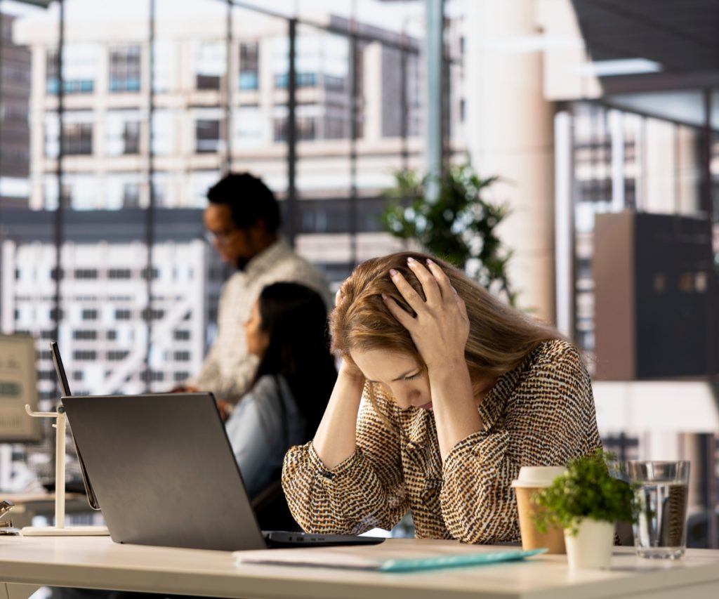 Trabalho e estresse: os impactos silenciosos que podem afetar sua empresa. A Benê Seguros facilita a contratação de planos de saúde, odontológico e de vida para empresas, com custo acessível e soluções a partir de 3 vidas. Seguro saúde nas melhores operadoras do Brasil. Consultoria de benefícios corporativos completa para sua empresa.
