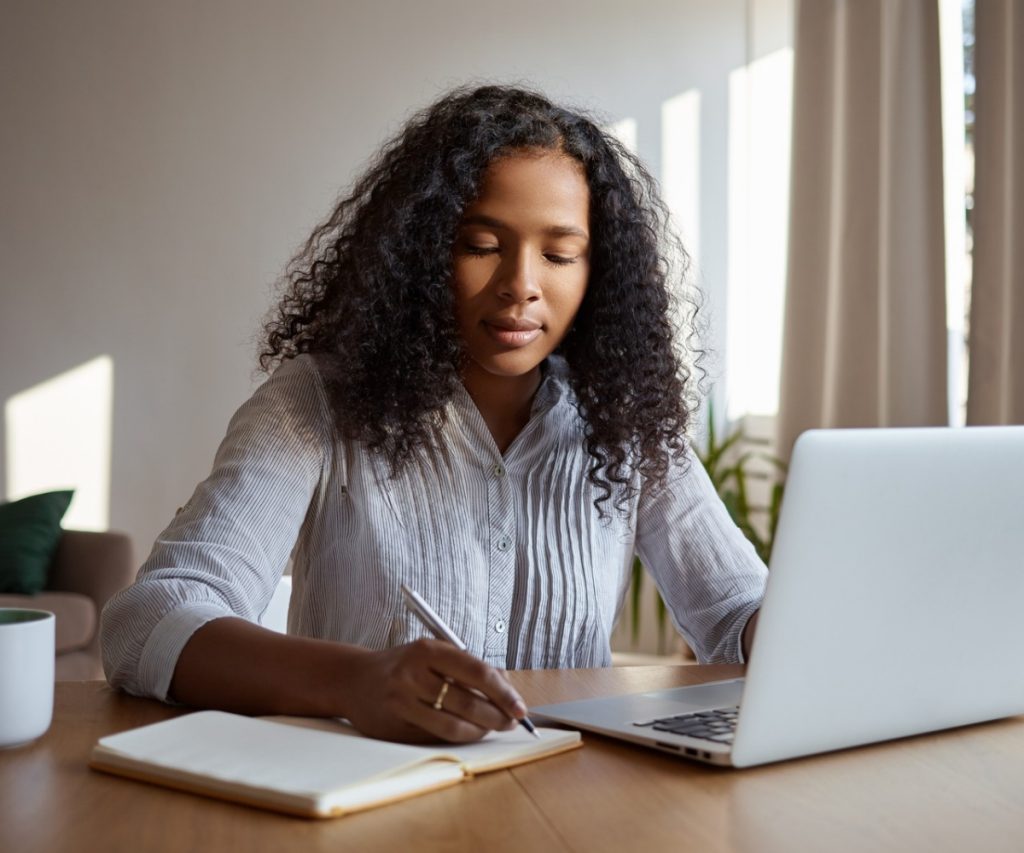Criatividade no trabalho: estratégias para inovar. A Benê é o melhor cartão multibenefício corporativo, com bandeira Visa e aceitação ampla na vida real.