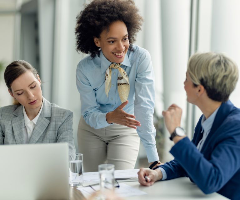 Postura profissional: atitudes que impulsionam sua carreira. A Benê é o melhor cartão multibenefício corporativo, com bandeira Visa e aceitação ampla na vida real.