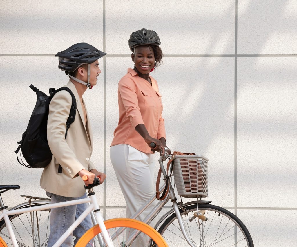 Como transformar o hábito de andar de bicicleta em parte da sua rotina. Contrate já um seguro bike da Benê e pedale com mais tranquilidade, contando com atendimento especializado e contratação rápida pelo WhatsApp.