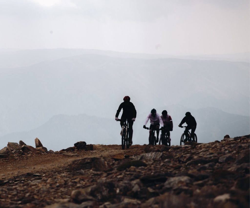 Bikepacking: uma nova forma de viajar de bicicleta. Contrate já um seguro bike da Benê e pedale com mais tranquilidade, contando com atendimento especializado e contratação rápida pelo WhatsApp.