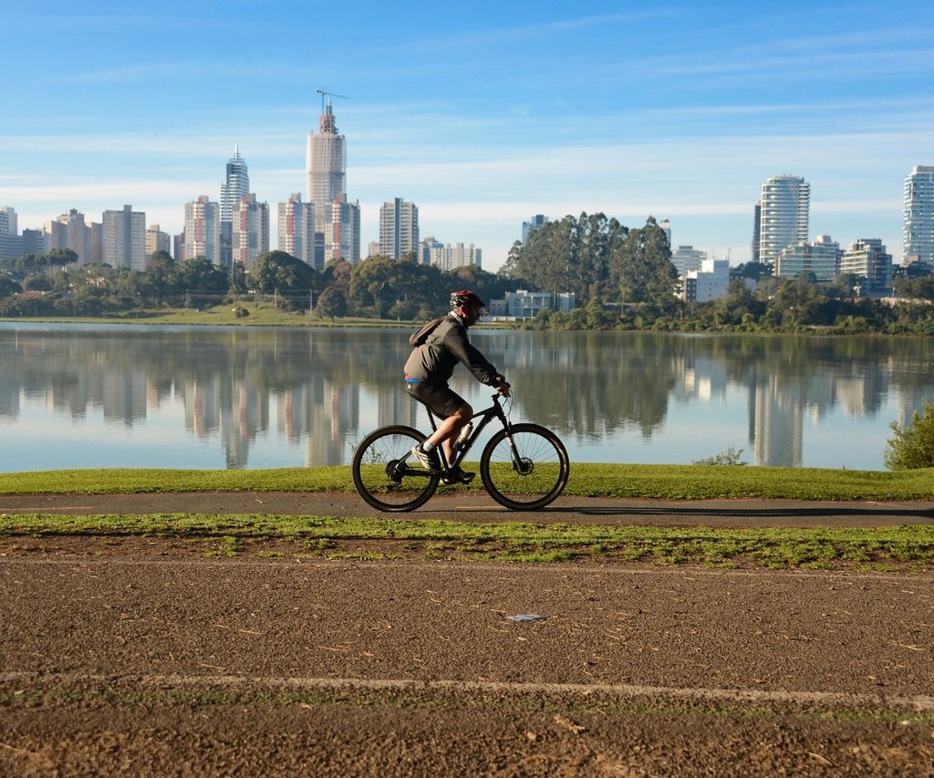 Como escolher bicicleta e encontrar o modelo ideal. Contrate já um seguro bike da Benê e pedale com mais tranquilidade, contando com atendimento especializado e contratação rápida pelo WhatsApp.