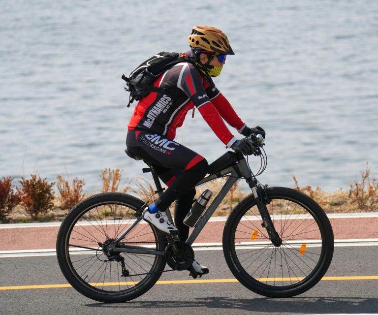 Como escolher bicicleta e encontrar o modelo ideal. Contrate já um seguro bike da Benê e pedale com mais tranquilidade, contando com atendimento especializado e contratação rápida pelo WhatsApp.