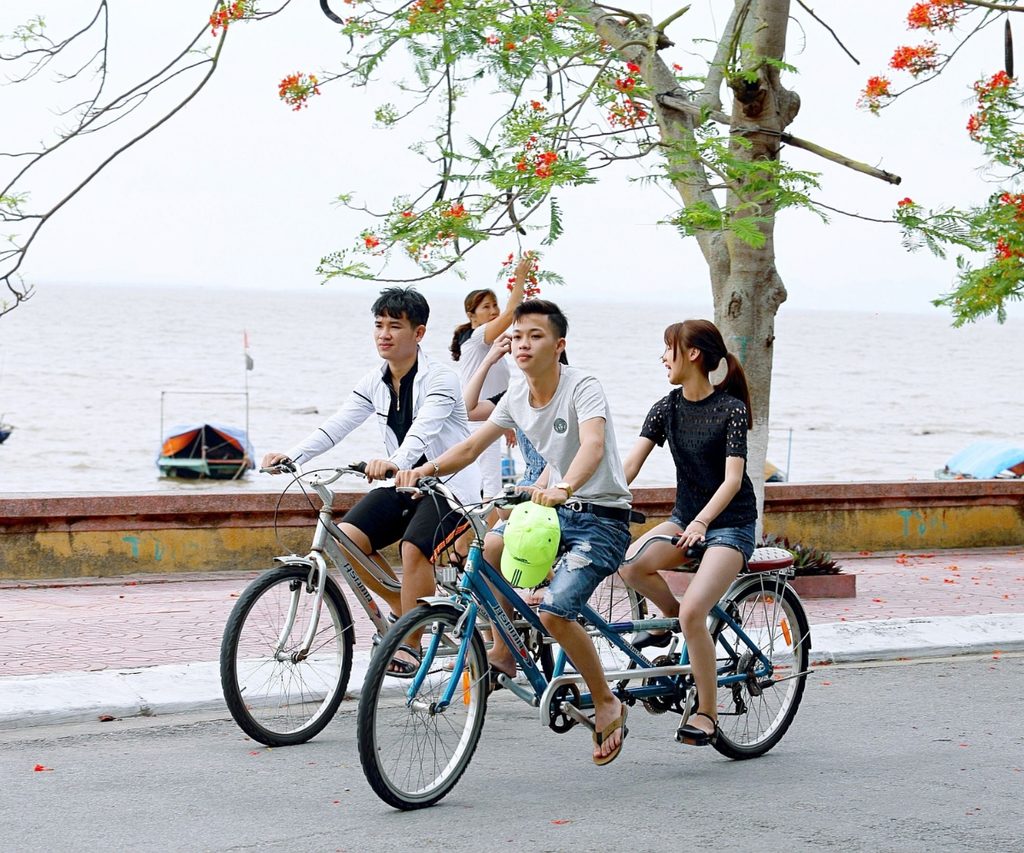 Benê - Cartão Flexível de Benefícios Corporativos Tandem bike: entenda como funciona essa bicicleta dupla. Contrate já um seguro bike da Benê e pedale com mais tranquilidade, contando com atendimento especializado e contratação rápida pelo WhatsApp.