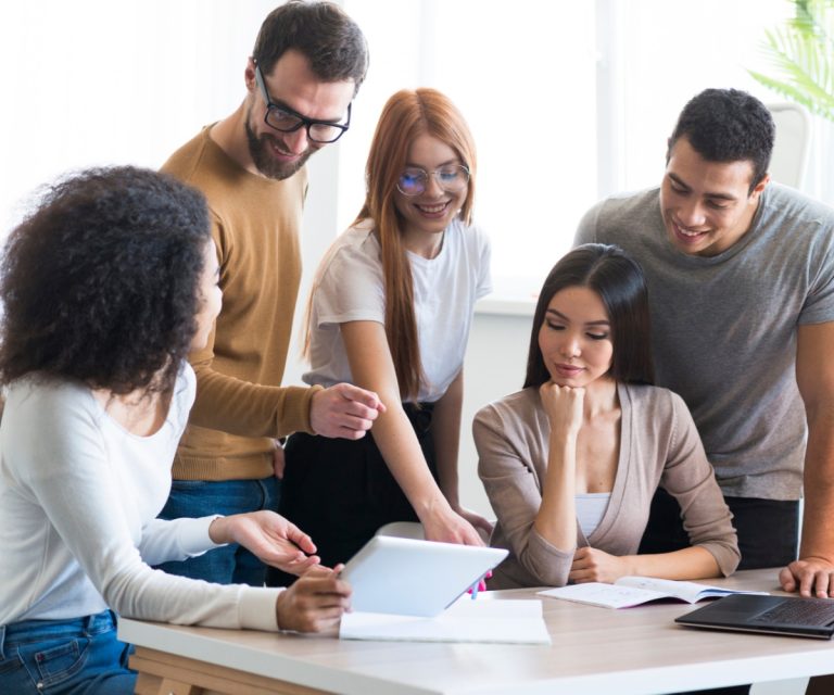 Alinhamento organizacional: como criar equipes mais alinhadas. A Benê é o melhor cartão multibenefício corporativo, com bandeira Visa e aceitação ampla na vida real.
